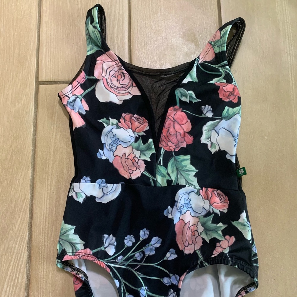 Lucky Leo Dancewear🍀